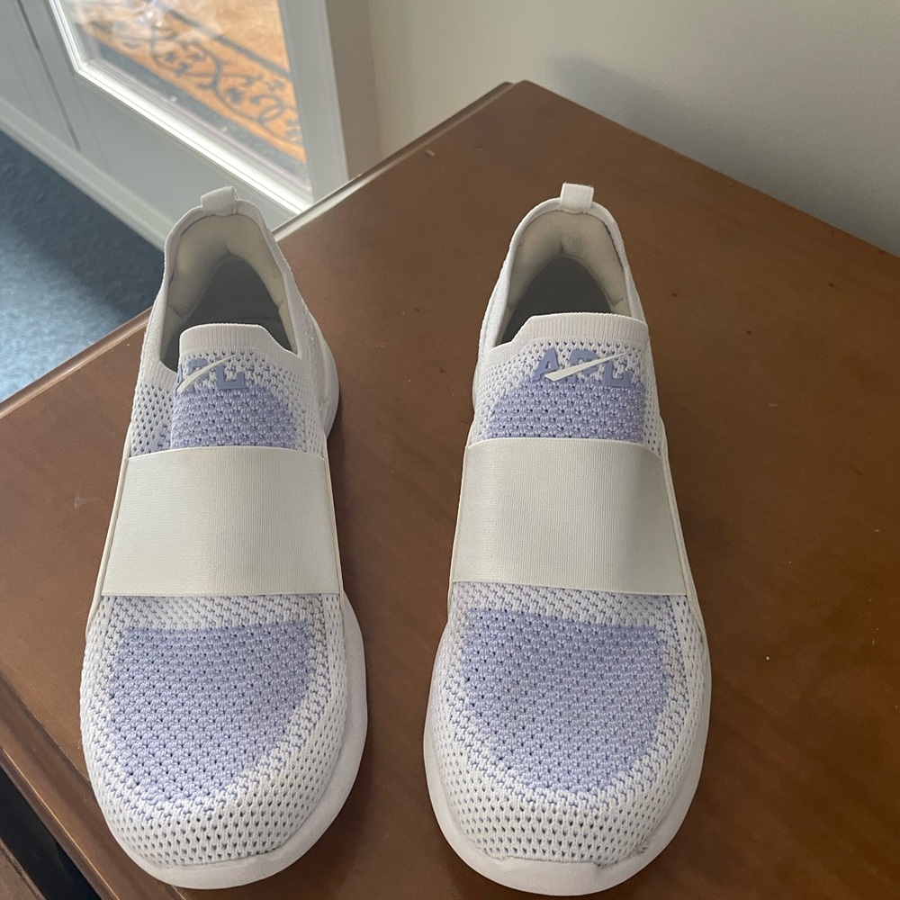 Women’s APL Techloom Bliss in White and Lavender